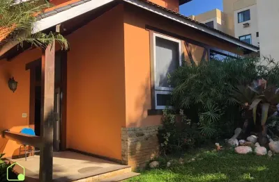 Casa alto padrão com 6 quartos sendo 2 suítes na cancela preta