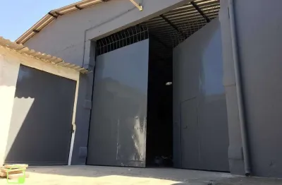 Pavilhão/galpão industrial com 600m²de área construída em novo cavaleiros, macaé/rj