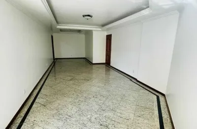 Apartamento alto padrão com 5 qurtos sendo 2 com suíte e closet em imbetiba, macaé/rj