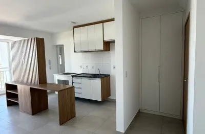 Aluga-se apartamento com dois quartos no brasil beach com móveis planejados.