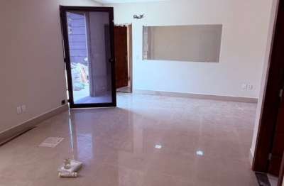 Aluga-se ponto comercial na região central de cuiabá com 150m²