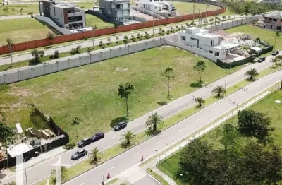 Terreno condomínio alphaville 2, quadra ac2 com 597 m² leve aclive - próximo da portaria
