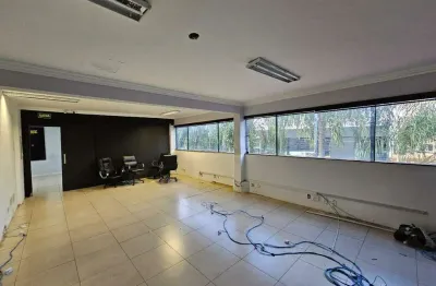 Prédio para alugar na Avenida Senador César Vergueiro, Jardim Irajá, Ribeirão Preto