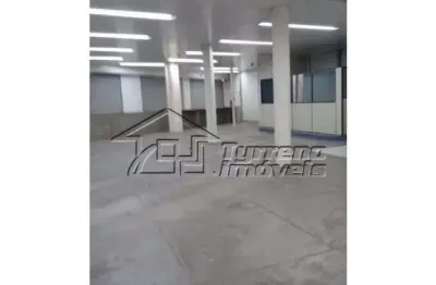 Prédio comercial na marginal da rodovia presidente dutra