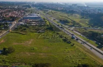 Excelente área com 52.000m² vocação comercial e industrial