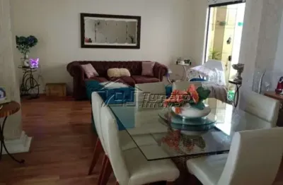 Casa com excelente localização no bosque dos eucaliptos