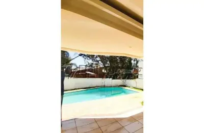 Casa com 4 suítes em condomínio fechado no jardim aquarius