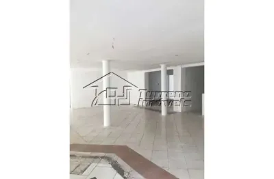 Casa comercial com ótima localização na vila adyana