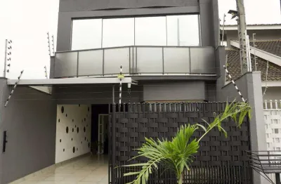 Casa com 3 quartos à venda na Rua Pioneiro José Garbieri, 178, Jardim Tóquio, Maringá