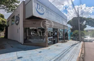 Barracão e Casa Comercial Avenida Alexandre Rasgulaeff  aceita permuta