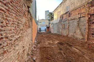 Terreno para construção de casa de vila com portão!
