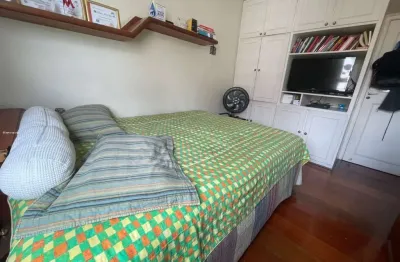 Apartamento para Venda em São Paulo, Moema, 4 dormitórios, 1 suíte, 2 banheiros, 2 vagas