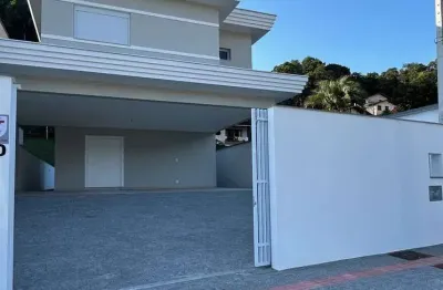 Casa com 2 dorms, glória, joinville - r$ 2.35 mi, cod: 84
