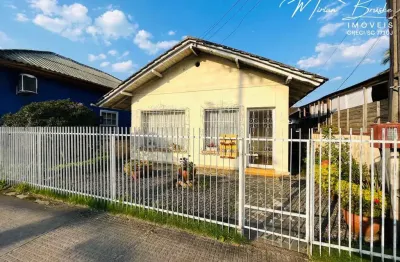 Casa com 3 quartos, bucarein, joinville - r$ 980 mil, cod: 136
