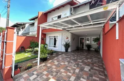 Sobrado com 2 quartos, santo antônio, joinville - r$ 690 mil, cod: 300