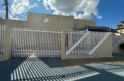 Casa com 3 quartos à venda na Rua Doze, Boa Esperança, Cuiabá
