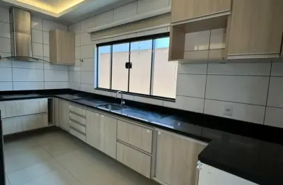 Alugo casa ampla com excelente localização no bairro marajoara - vg