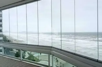 Lindo apto. 03 suites, enorme sacada toda envidraçada c/ frente livre para praia. caiçara, praia grande sp.