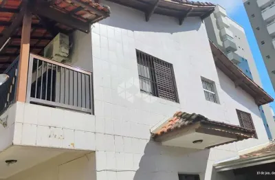 Casa com 2 quartos à venda na Rua Primeiro de Maio, 272, Vila Mirim, Praia Grande