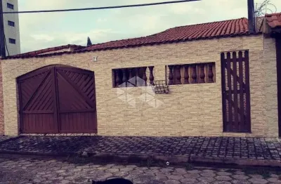 Casa com 2 quartos à venda na Monsenhor Seckler, 71, Vila Oceanópolis, Mongaguá