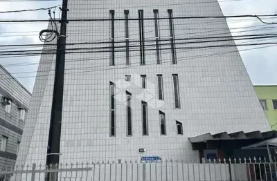Oportunidade!!! kitnet no térreo,  excelente localização. ocian, praia grande sp.