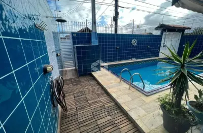 Casa com piscina. 03 dorms. (01 suite) 03 vagas, 03 wc social, terraço gourmet. baln. maracanã, praia grande sp.