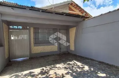 Casa 01 dorm. 02 vagas, p/ venda na zn 01 da ocian (400 mts da praia) praia grande sp.