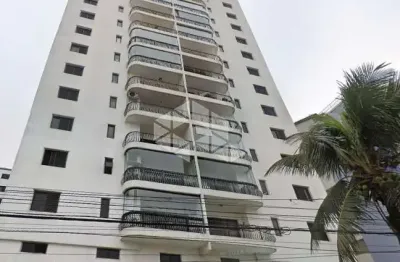 Apto 3 dormitórios, sacada envidraçada, vista mar com piscina em frente a praia - pé na areia na vila tupi praia grande