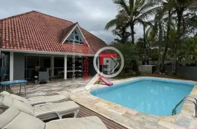 Para à venda com 5 quartos  300.00 m2 no bairro baleia, são sebastião -