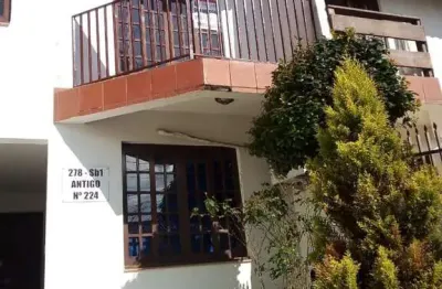 Casa comercial para alugar na Rua Germano Mehl, 278, Uberaba, Curitiba