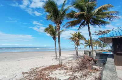 Apartamento pé na areia no centro de mongaguá, excelente localização