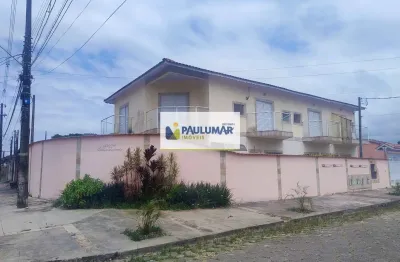 Sobrado com piscina em condomínio fechado, em mongaguá excelente localização