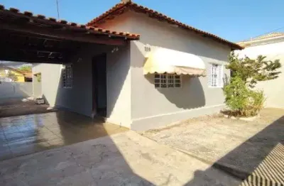 Casa com 2 quartos para alugar na vila bandeirantes, araçatuba  por r$ 1.700