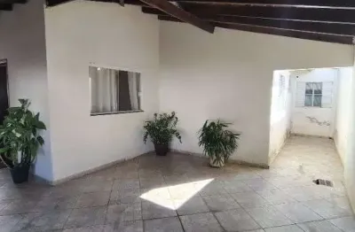 Casa com 3 quartos para alugar no conjunto habitacional hilda mandarino, araçatuba  por r$ 1.900