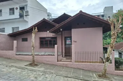 Casa com 3 quartos para alugar na Rua Luiz Altemburg Senior, Escola Agrícola, Blumenau