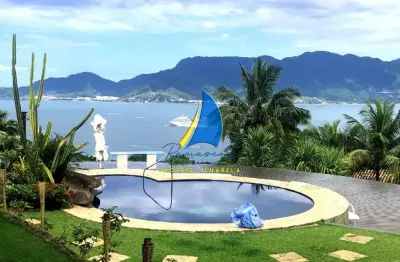 Casa de alto padrão - vista panorâmica para o mar e montanha - escritura definitiva.