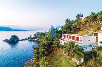 Casa nova em costeira - vista panorâmica para o mar - região sul de ilhabela - escritura definitiva.