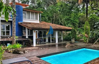 Casa em condomínio com estrutura náutica para jet ski e barcos de pequeno porte - região sul de ilhabela.