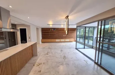Bigorrilho, apartamento garden, decorado, 3 suítes, terraço privativo descoberto e 3 vagas. à venda