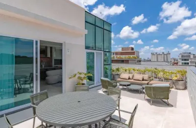 Cabral, cobertura  ed. infinite,  finamente  mobiliada e decorada, 216m² privativos, 3 suítes, espa