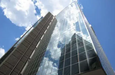 Prédio comercial de luxo à venda, 2.800m² de área privativa,40 vagas de garagens, 8 pavimentos, cen