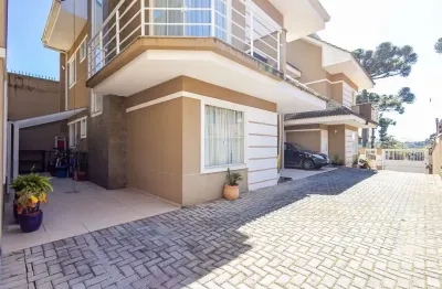 Barreirinha, sobrado triplex em condomínio, mobiliado, 3 quartos, suíte, localização privilegiada e