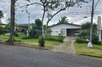 Jardim social, terreno 493,67m², casa183,90m²,2 salas, lareira, 3 quartos sendo 1 suíte, 2 vagas, c