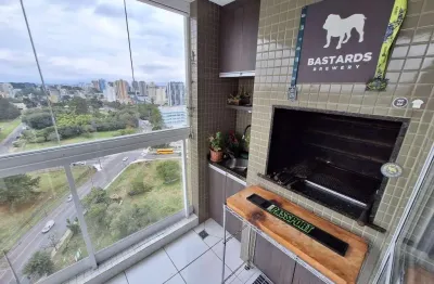 Cabral, apartamento andar alto, localização privilegiada, 3 quartos, suíte, sacada com churrasquier