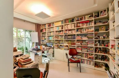 Bacacheri, 2 salas, escritório,  3 suites, 1 lavabo, 5 banheiros , terraço, próximo dos quarteis .c