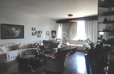 Amplo apartamento com 4 ótimos quartos e 2 vagas de garagem