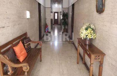 Apartamento amplo próximo metrô e ao comercio variado!!!