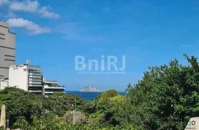 Apartamento para venda no leblon reformado segunda quadra da praia