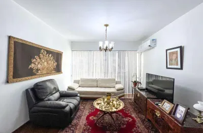 Vendo excelente apartamento com vista lagoa, com 3 quartos (1 suite), dependencias, 2 vagas, lagoa-rio de janeiro-rj