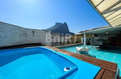 Vendo maravilhosa cobertura duplex com piscina e churrasqueira no jardim oceânico com 280m2, 2 vagas, 4 quartos (2 suites) barra rio de janeiro - rj